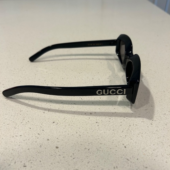 Gucci Geometric frame sunglasses - Picture 7 of 12